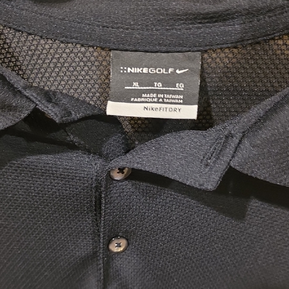 (J1) Men's Black Nike Golf Polo Shirt - Picture 2 of 6